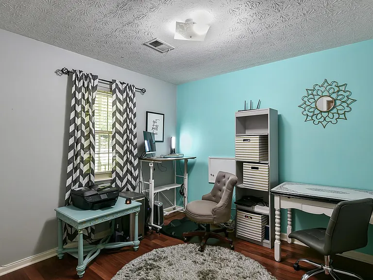 2598 Redfield Dr — Photo 16