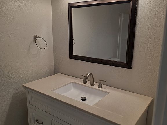 5th image of 746 Pineville Ln