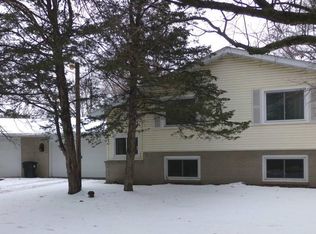 445 206th Ave NW, Oak Grove, MN 55011