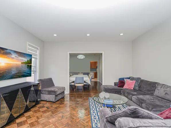 1726 East 4th Street image 5 of 18