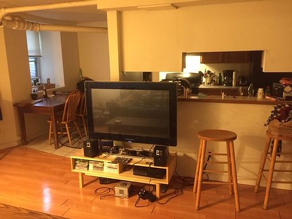 3rd image of 2101 Blaisdell Ave #B2