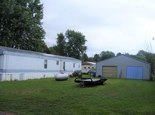 104 Wildwood Ln, Sparta, MO 65753