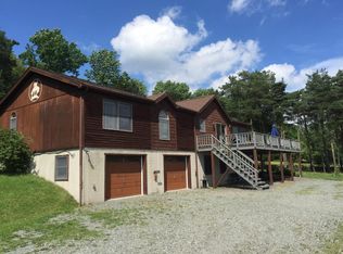 180 Pine Grove Rd, Newfoundland, PA 18445