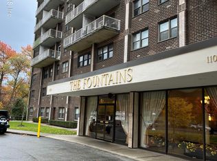1100 Clove Rd APT 2L, Staten Island, NY 10301