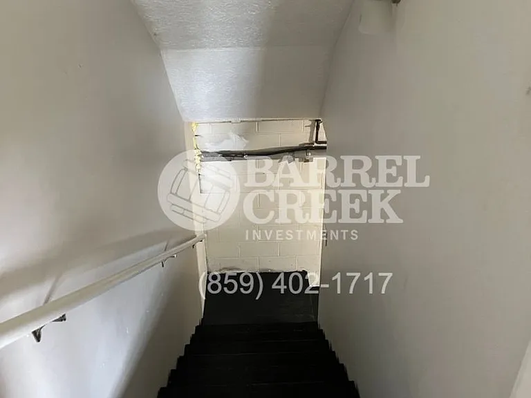 121B Highland Ct — Photo 13
