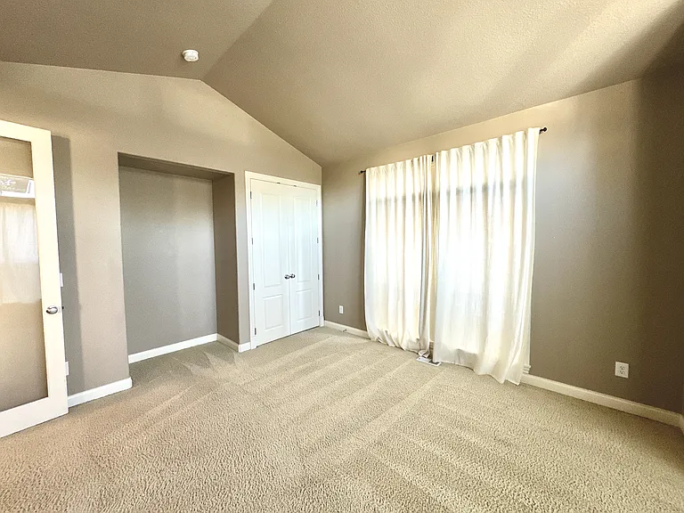 16709 NE 6th St — Photo 5
