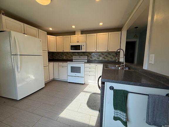 4th image of 612 17th St