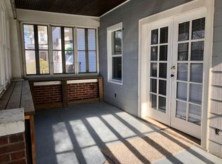 1050 N 5th St, Springfield, IL 62702