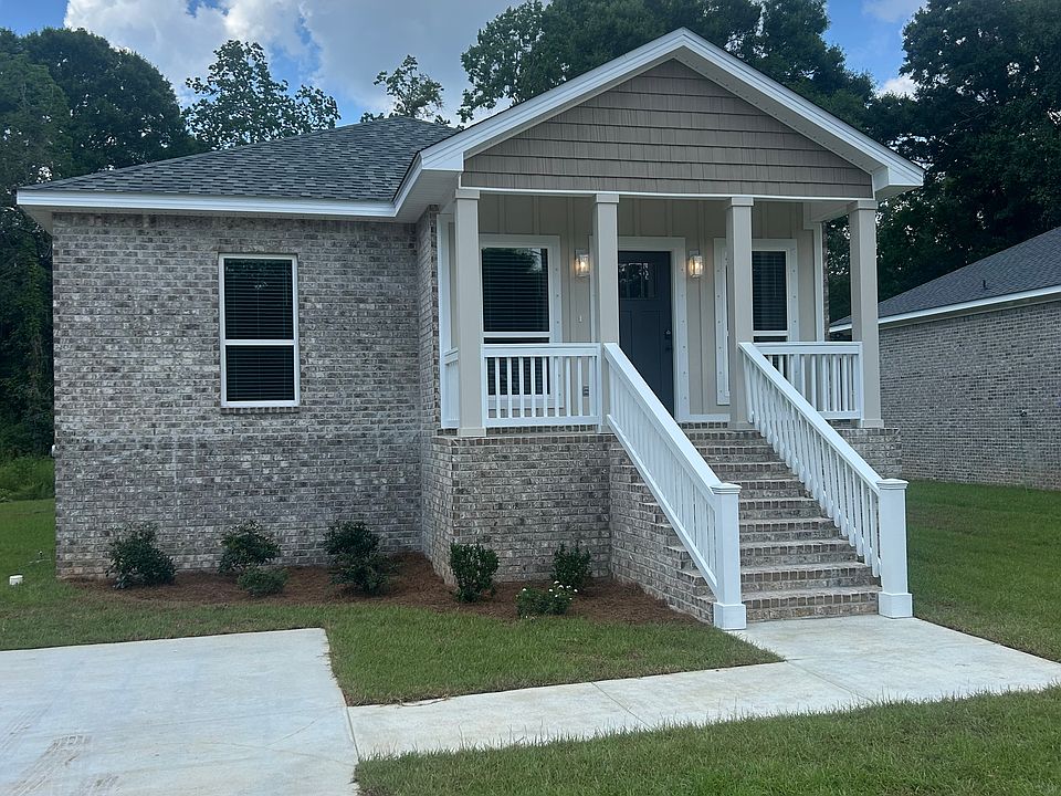 1st image of 206 Mignionette Ave