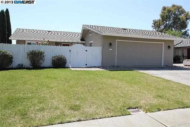 1476 Bluebell Dr photo 1