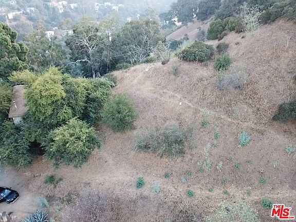 5th image of 8314 Utica Dr