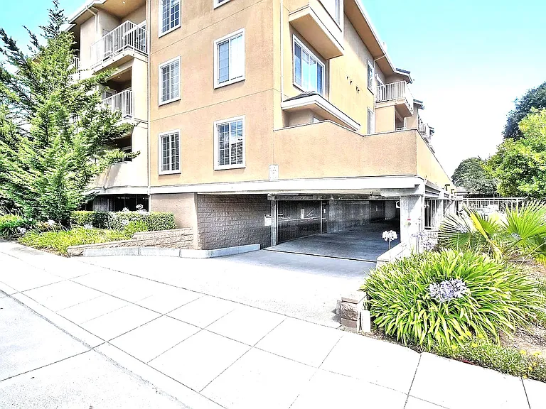 540 S El Camino Real #303 — Photo 20