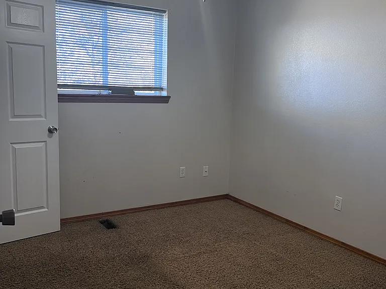 2401 W Main St — Photo 11