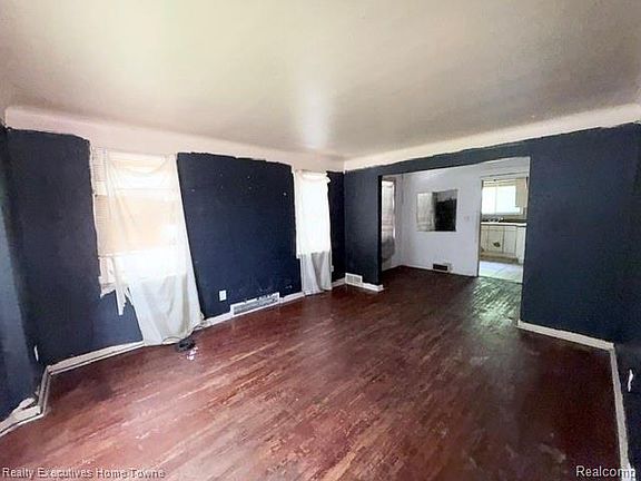 5th image of 18522 Rosemont Ave