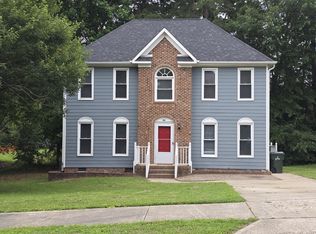 908 Penncross Dr, Raleigh, NC 27610