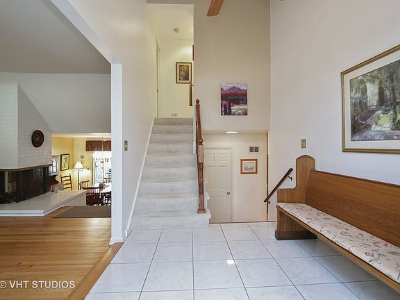 2nd image of 122 N Regency Dr E