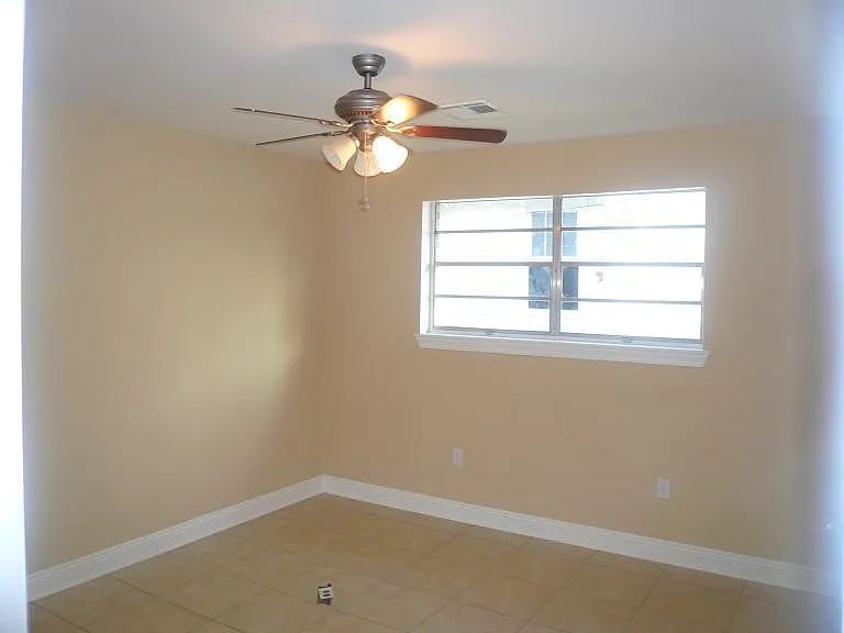 6164 Louis Xiv St — Photo 2