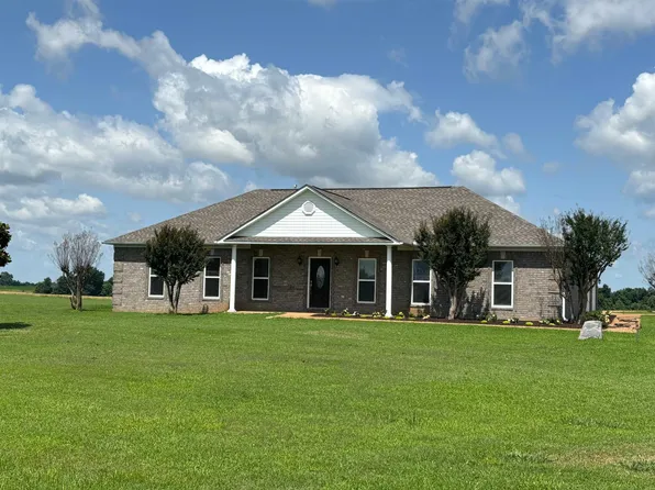 1463 Burr Hight Rd, Bells, TN 38006