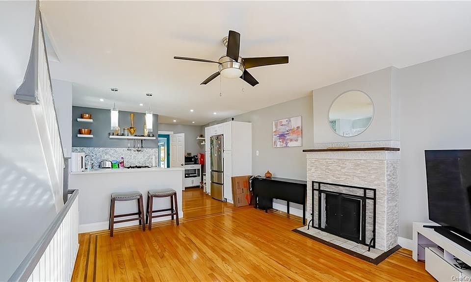 1st image of 3146 Rawlins Ave Floor 2