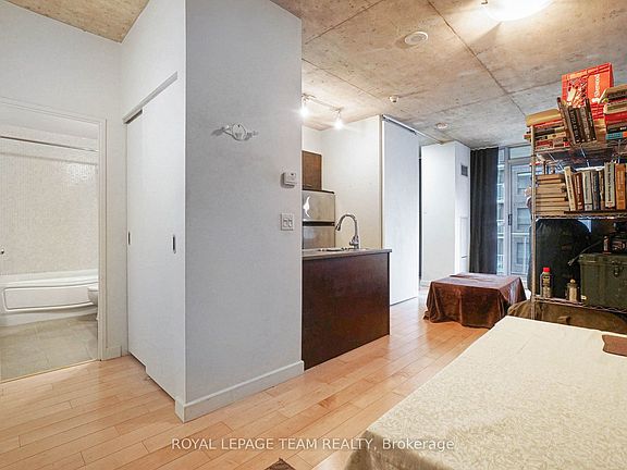 5th image of 179 George St N #1005
