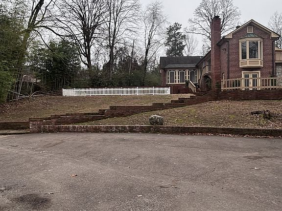 2nd image of 8071 Dogwood Rd