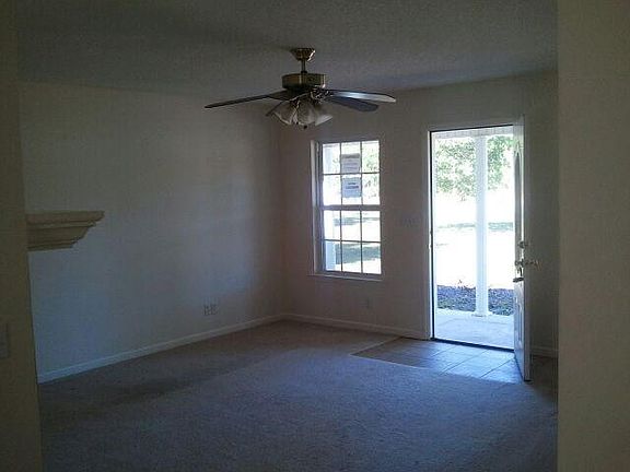 5th image of 969 Heritage Cir