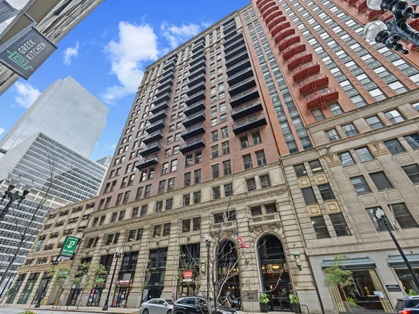 212 W Washington St APT 1705, Chicago, IL 60606