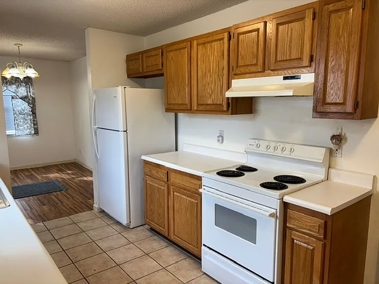 2818 S Villa Dr — Photo 4