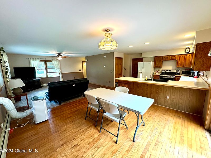 5th image of 59 Rollman Circle
