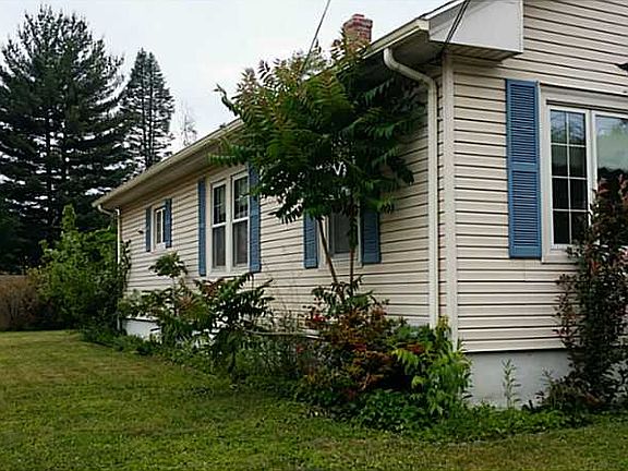 2nd image of 1985 Cranston St
