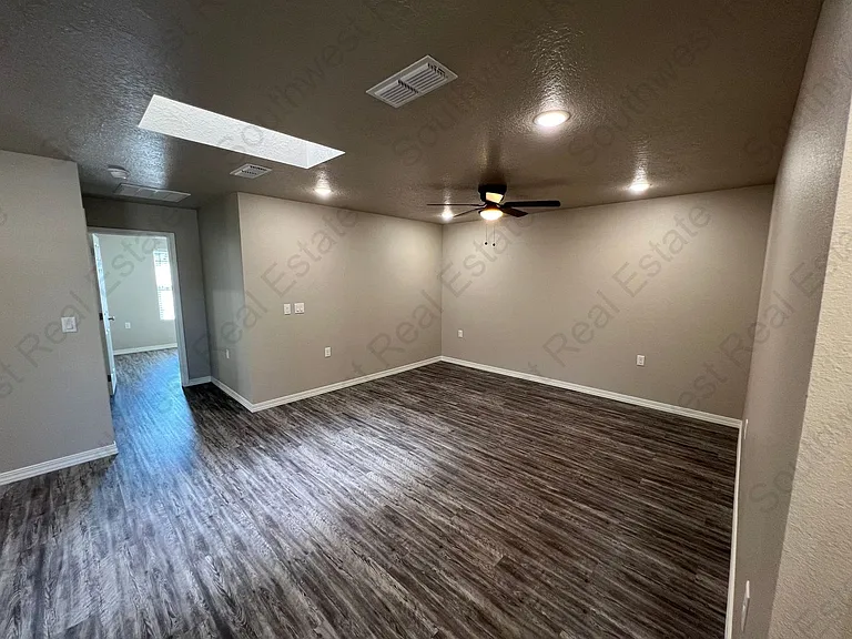 2109 Bobwhite Ct. — Photo 6