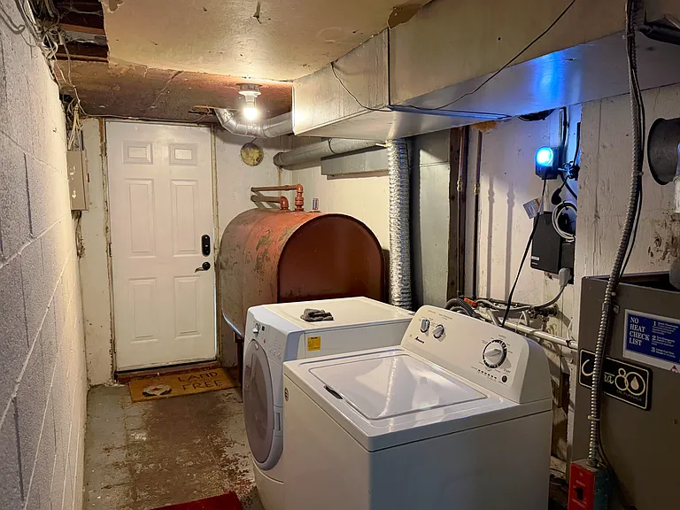 44 Madison Dr — Photo 14