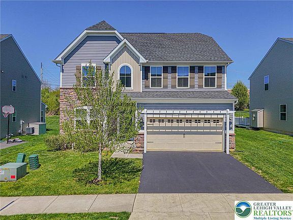 2nd image of 2584 Raya Way