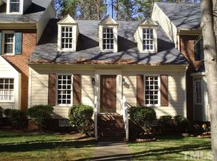 127 Hedgerow Ct, Cary, NC 27513