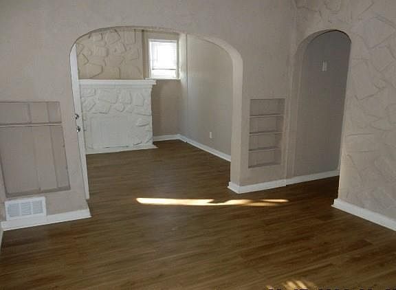 4th image of 1205 Buckner Pl