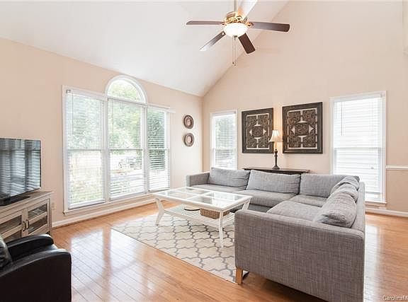 5th image of 5924 Chalyce Ln