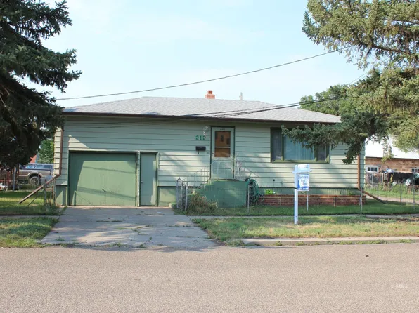 212 E Hughes St, Glendive, MT 59330