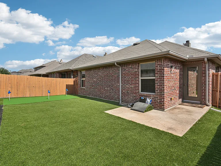 15937 Alvarado Dr — Photo 27