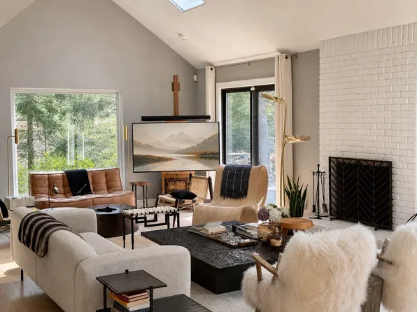 https://photos.zillowstatic.com/fp/dcc5af5a1e5b7ed2e4bbfb5cf464e2ff-p_e.webp