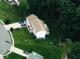 8 Katie Ct, Lakewood, NJ 08701