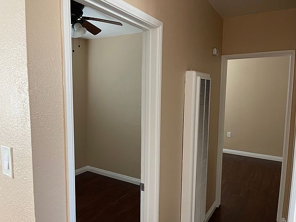 4th image of 9563-9567 Mayne St
