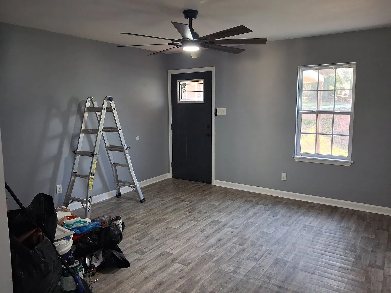 2 bed, 700 sqft, $1,200 — Photo 2