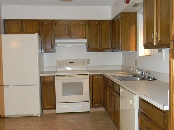 4th image of 1956 W Bend Ave