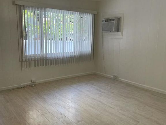 3rd image of 1839 Kaioo Dr APT 8