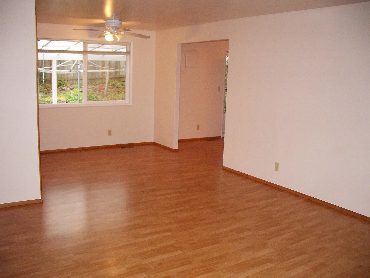 3 bed, 1200 sqft, $2,295 — Photo 2