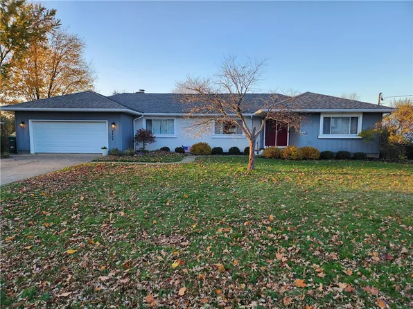 3832 Saltsman Rd, Erie, PA 16510