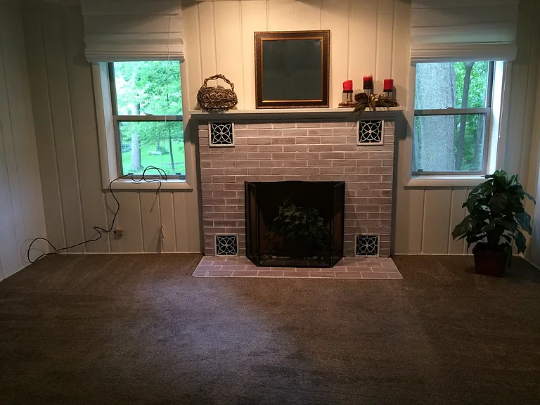 718 Three Oaks Rd — Photo 5