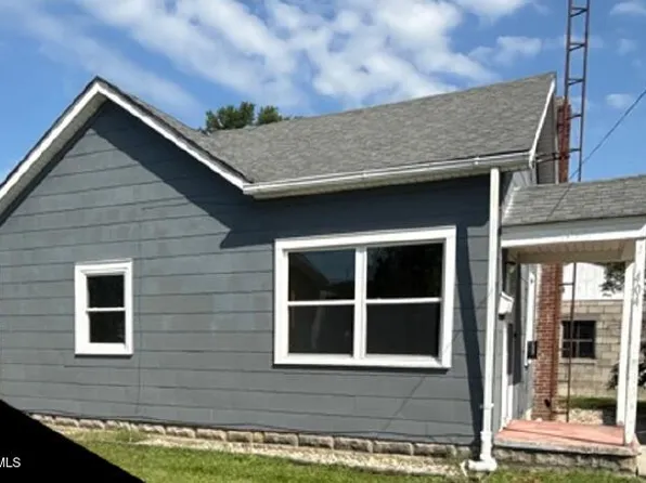 404 W Stevenson St, Gibsonburg, OH 43431