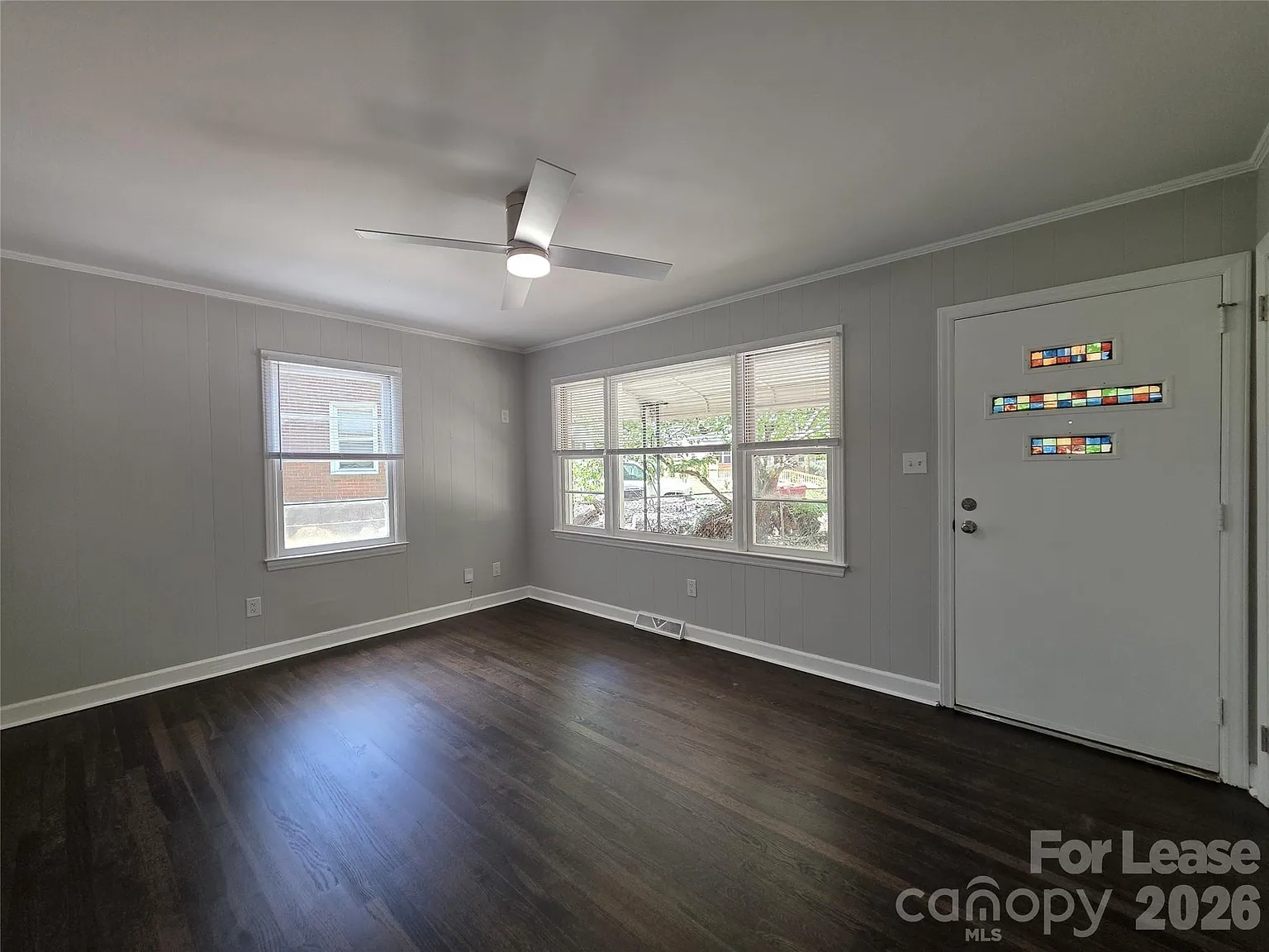 3 bed, 1.0 bath, $1,950 — Photo 2