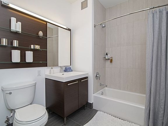 3rd image of 4322 Queens St APT 547